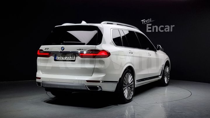 BMW X7 2021 — 2