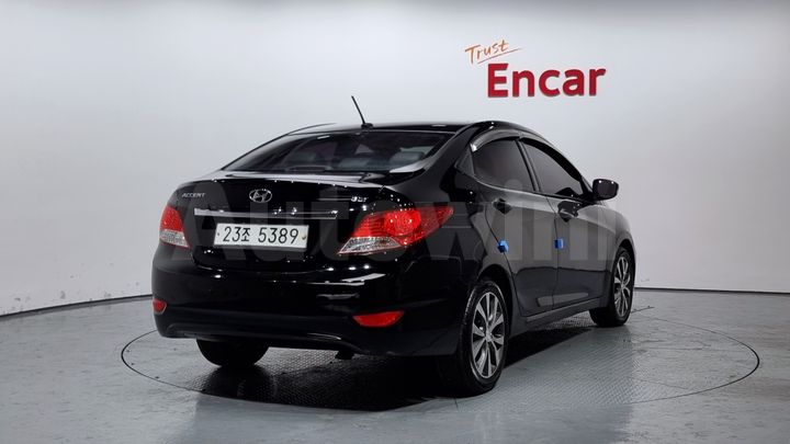 Hyundai Accent 2015 — 2