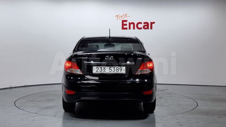 Hyundai Accent 2015 — 4