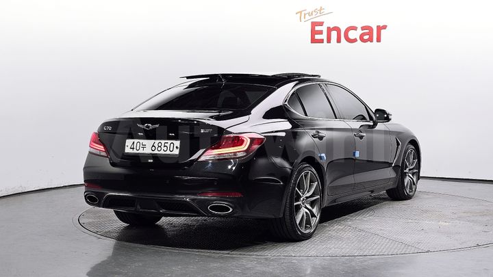 Genesis G70 2018 — 2