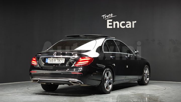 Mercedes Benz E Class 2017 — 2