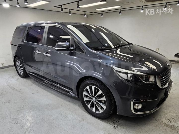 Kia Carnival 2017 — 2