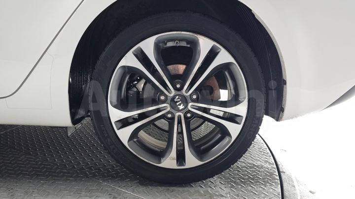 Kia K3 2015 — 5