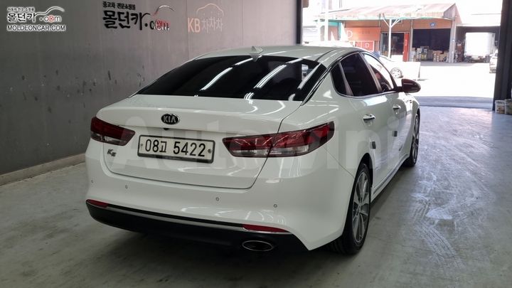 Kia K5 2017 — 2