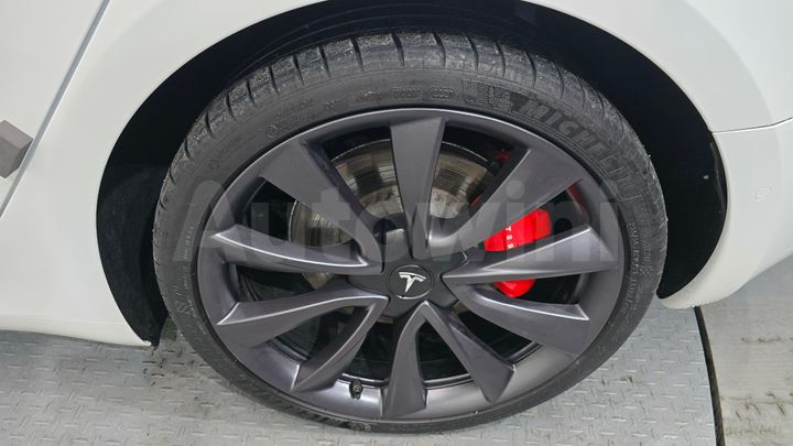 Tesla Model 3 2020 — 5