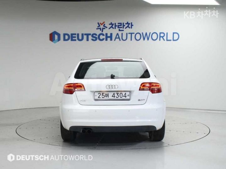 Audi A3 2009 — 4