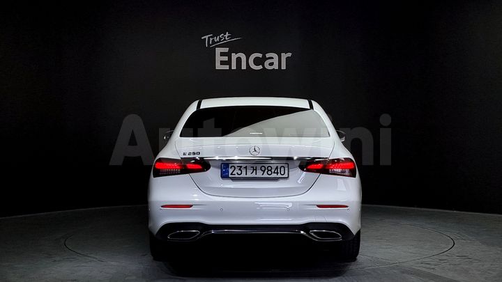 Mercedes-Benz E Class 2023 — 4