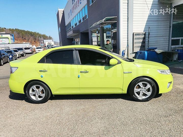 Kia Forte 2010 — 4
