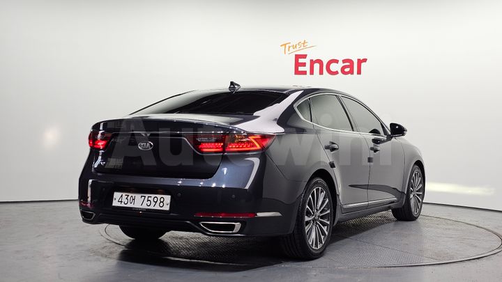 Kia K7 2018 — 2