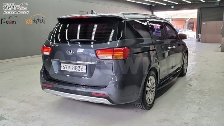 Kia Carnival 2015 — 2