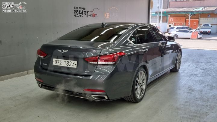 Genesis G80 2017 — 2