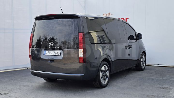 Hyundai Staria 2023 — 2