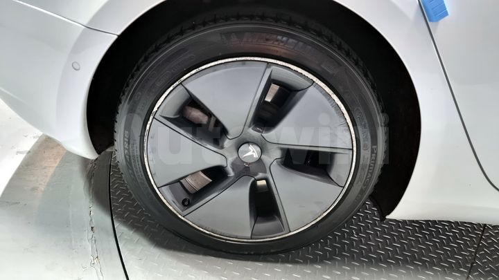 Tesla Model 3 2021 — 5