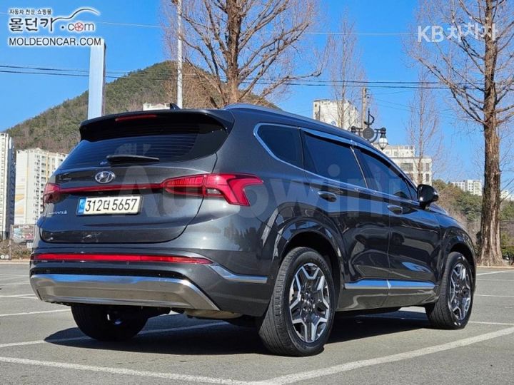 Hyundai SantaFe 2022 — 4
