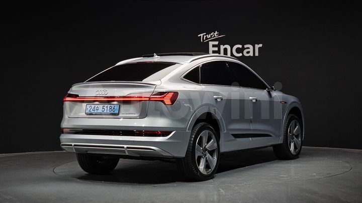 Audi e-tron 2022 — 2