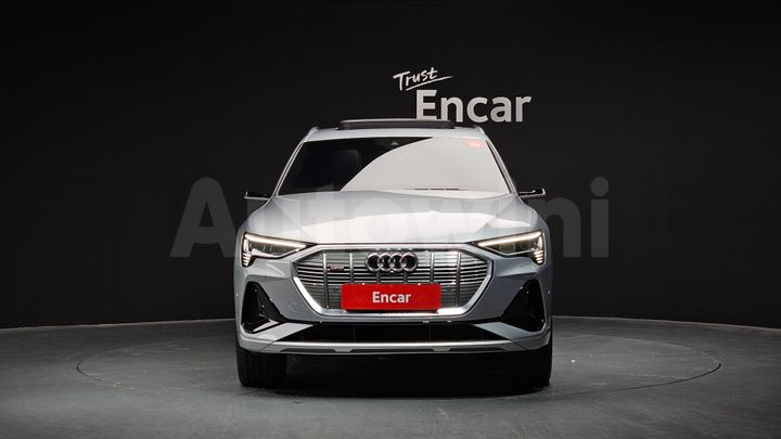 Audi e-tron 2022 — 3