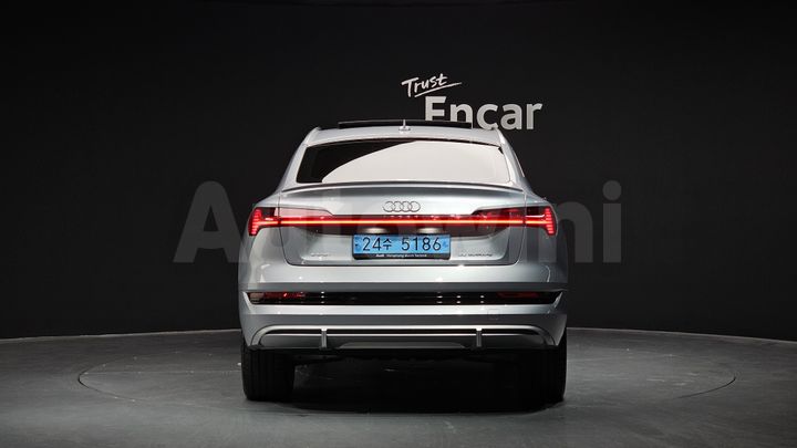 Audi e-tron 2022 — 4