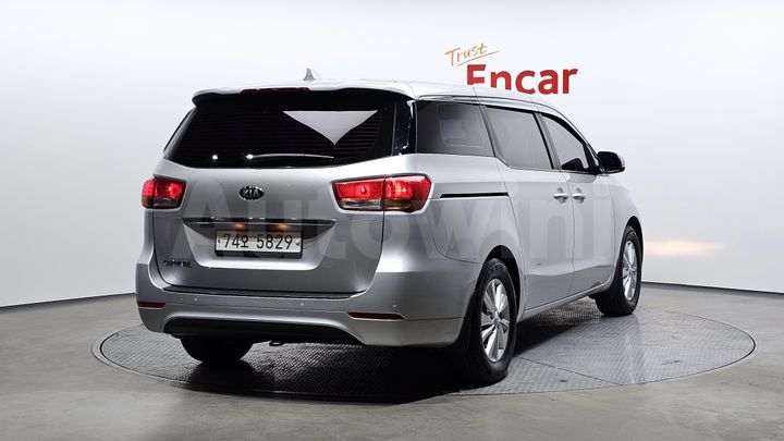 Kia Carnival 2017 — 2