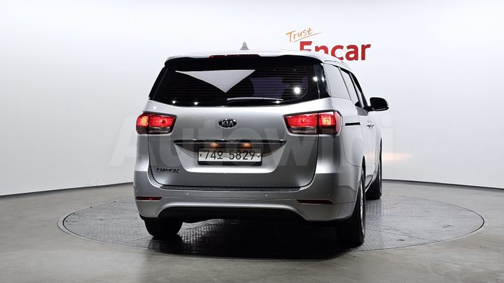 Kia Carnival 2017 — 4