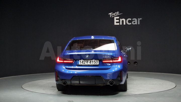 BMW 3 Series 2023 — 4