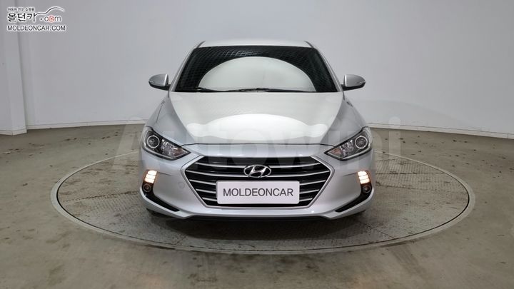 Hyundai Avante 2015 — 3