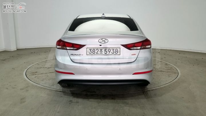 Hyundai Avante 2015 — 4