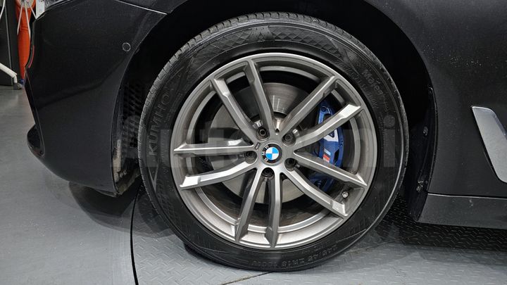 BMW 5 Series 2018 — 5