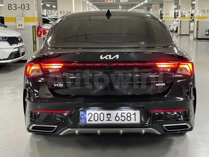 Kia K5 2023 — 5