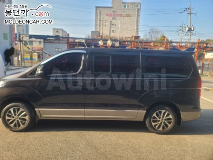 Hyundai Starex 2018 — 2