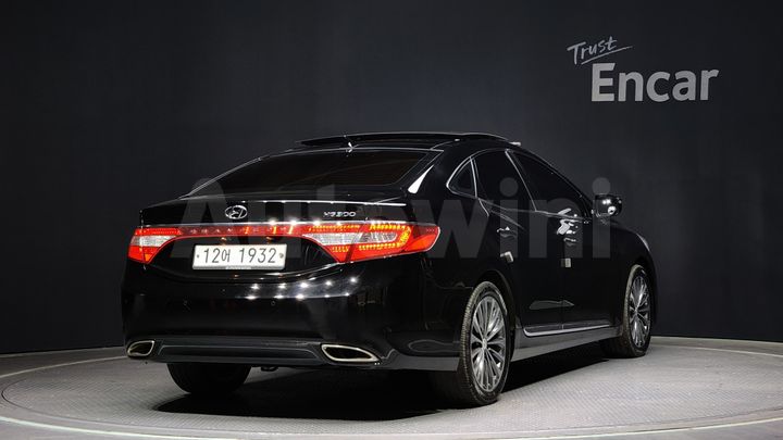 Hyundai Grandeur 2013 — 2