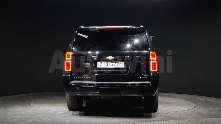 Chevrolet Suburban 2017 — 4