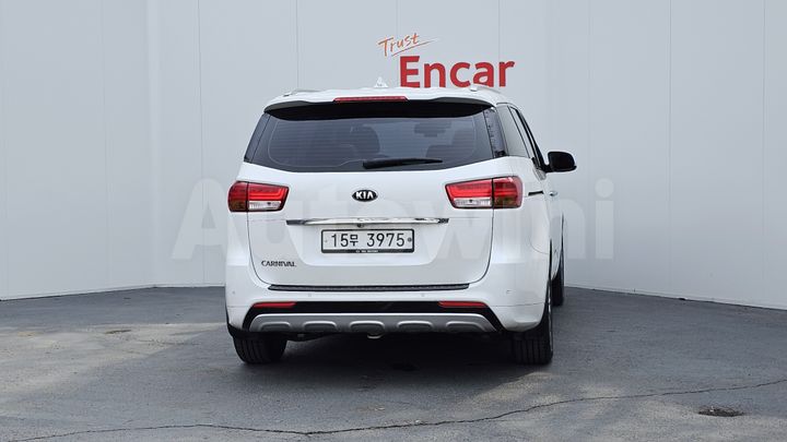 Kia Carnival 2015 — 4
