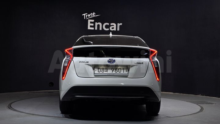 Toyota Prius 2017 — 4