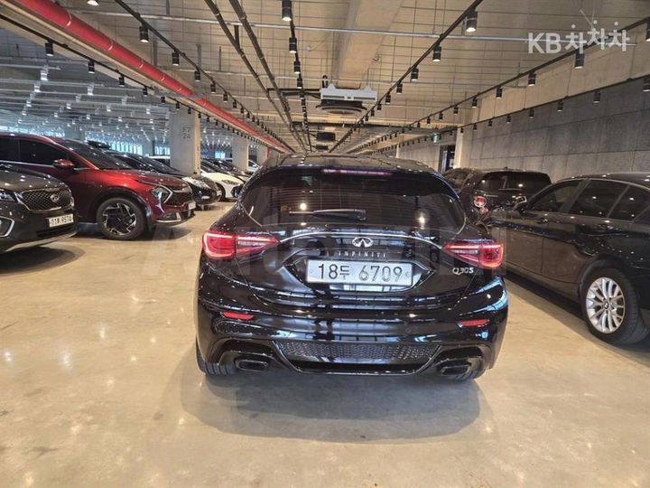 Infiniti Q 2017 — 4