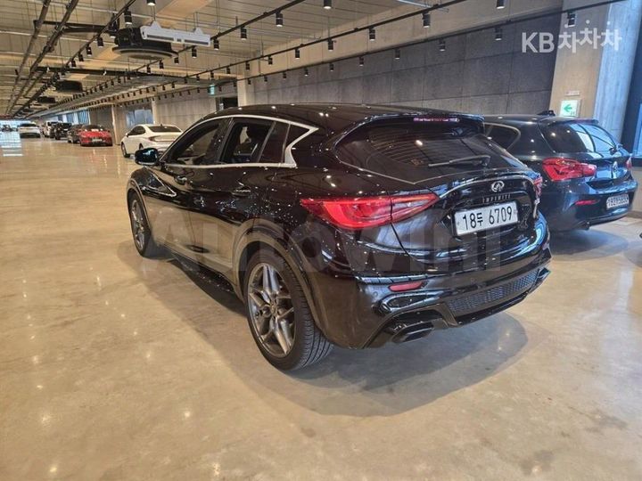 Infiniti Q