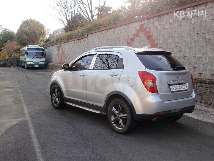KGM (Ssangyong) Korando 2011 — 3