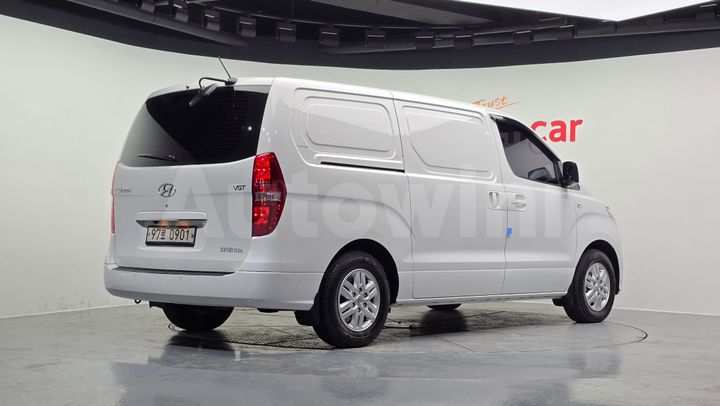 Hyundai Starex 2021 — 2