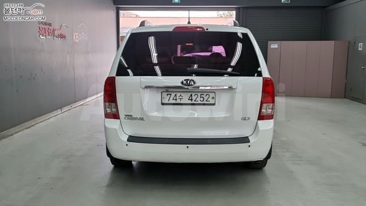 Kia Carnival 2014 — 4