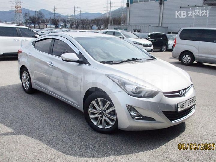 Hyundai Avante 2015 — 3