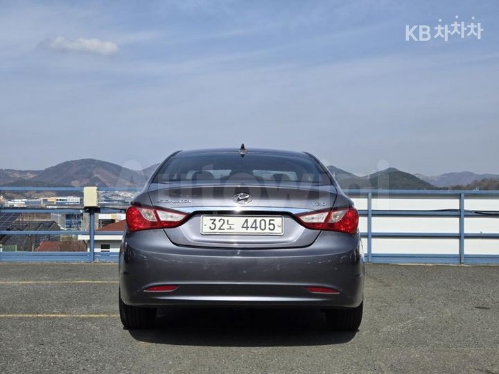 Hyundai Sonata 2011 — 4