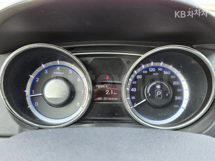 Hyundai Sonata 2011 — 5