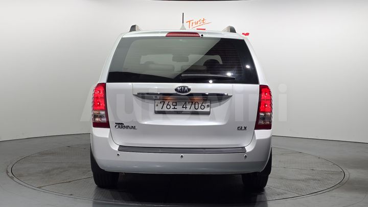 Kia Carnival 2013 — 4