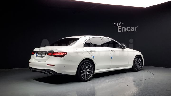 Mercedes-Benz E Class 2023 — 2