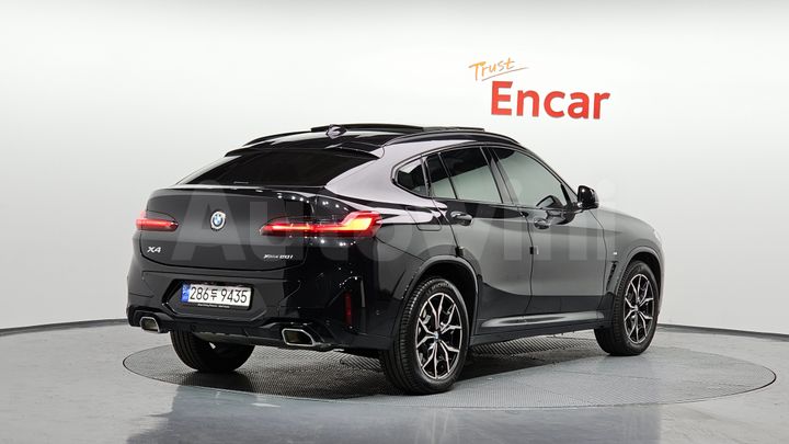 BMW X4 2023 — 2