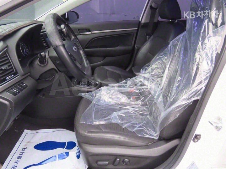 Hyundai Avante 2016 — 5