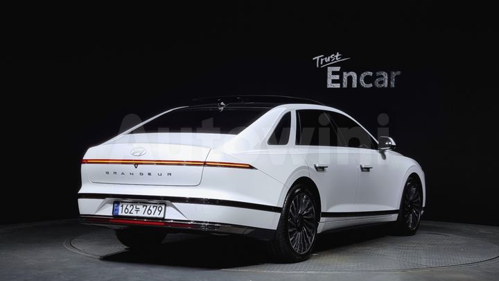 Hyundai Grandeur 2023 — 2