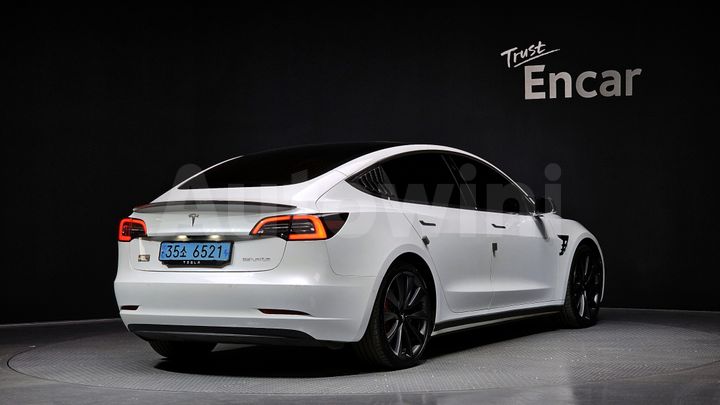 Tesla Model 3 2020 — 2