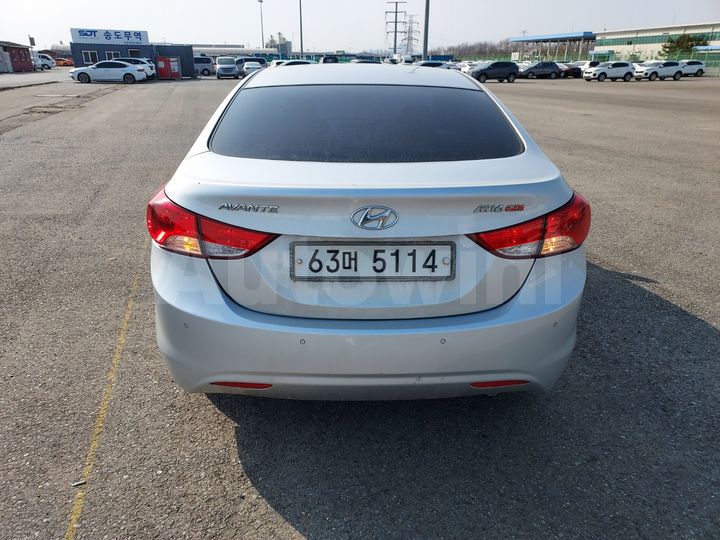 Hyundai Avante 2012 — 5