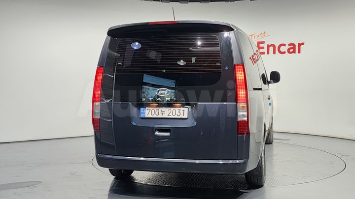 Hyundai Staria 2023 — 4