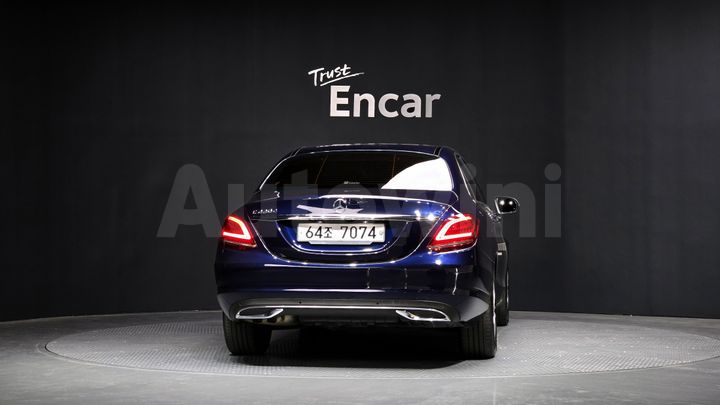 Mercedes-Benz C Class 2019 — 4